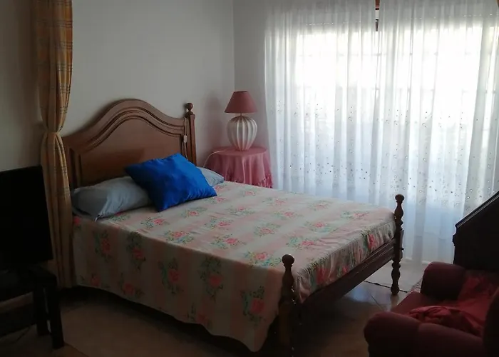 Luz Vivenda בית אירוח נאזרה